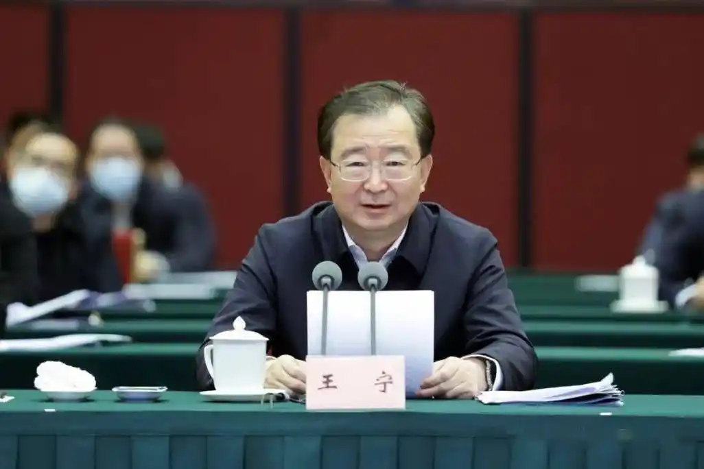 全省一季度重大项目集中开工 王宁宣布开工并讲话 王予波主持_发展_仪