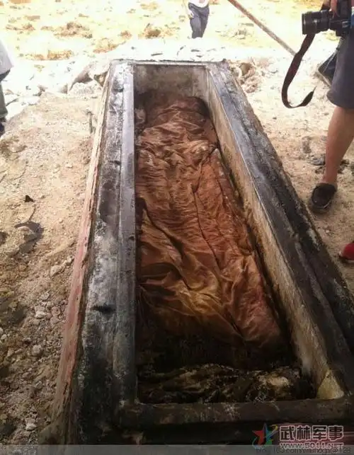 直击明代冥婚墓恐怖的开棺全程 胆小慎入