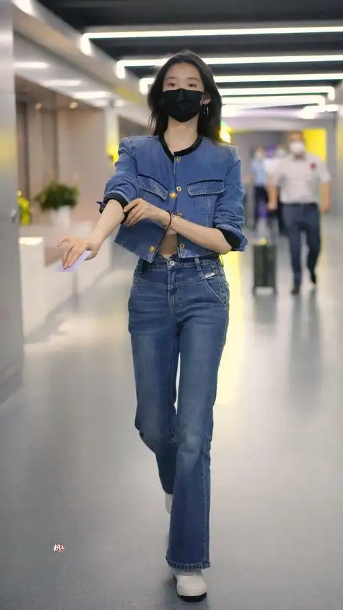 青年演员张艺凡