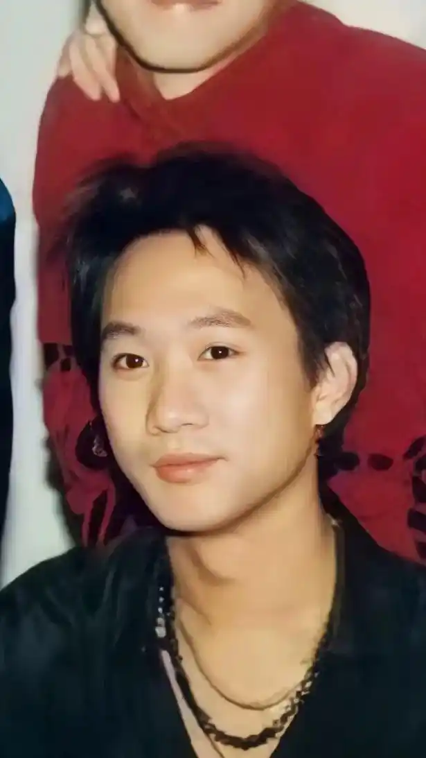 beyond #老照片 #黄家驹 - 抖音