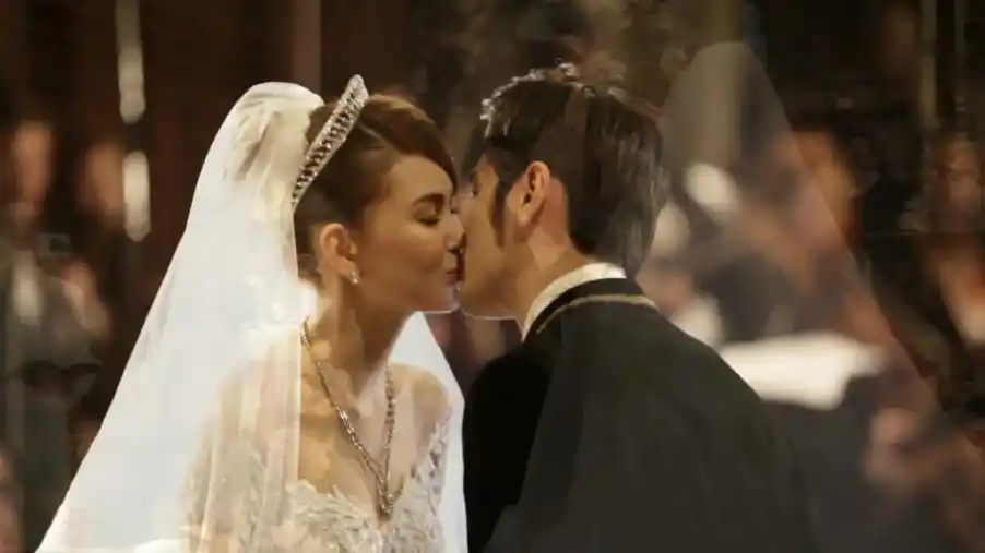 9点半周杰伦昆凌在英国约克郡塞尔比镇的同名教堂举行基督教结婚仪式