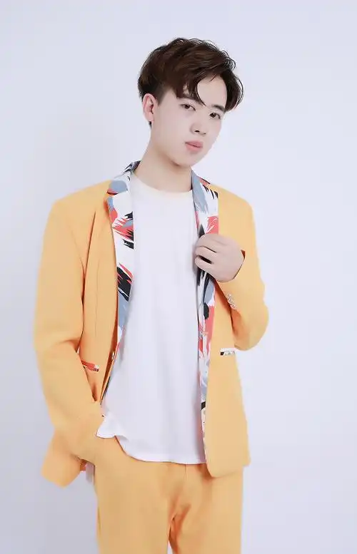 徐宸英(中国内地男模特)_全球百科