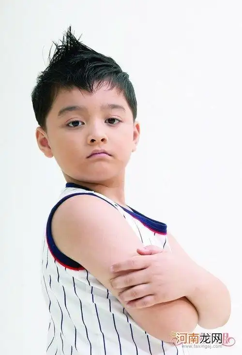 儿童合适的帅气可爱短头发 新年小男孩剪聪明洋气短发造型