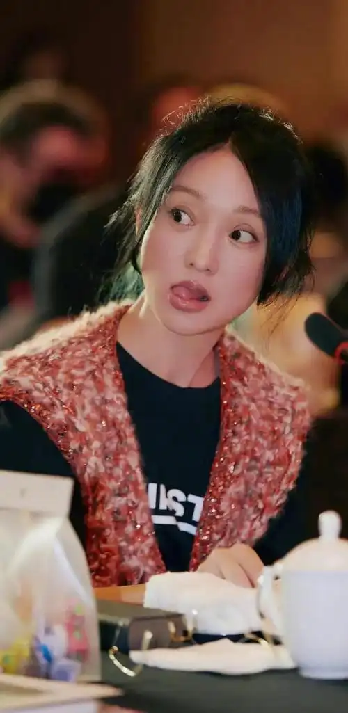 成熟魅力-周迅|演员|记者|唱片|影视圈|古典乐|古墓荒斋|音乐专辑|古