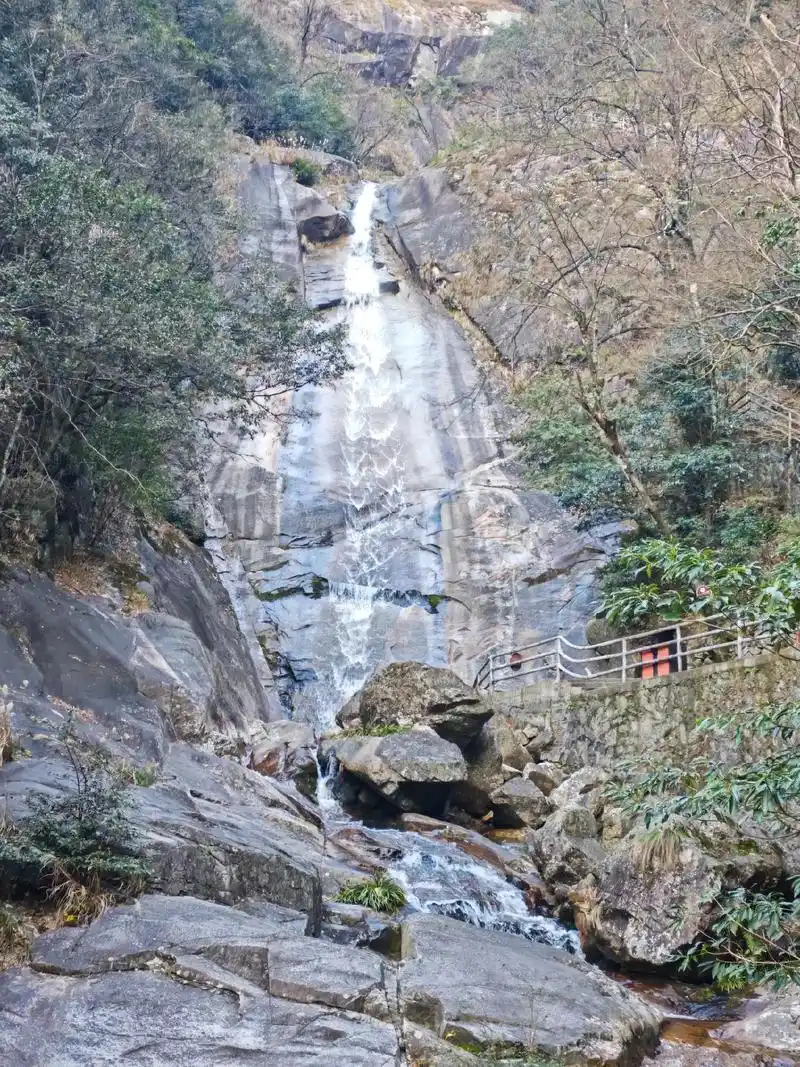 江南第一瀑"云谷飞瀑" 宜春市温汤明月山景色 - 抖音