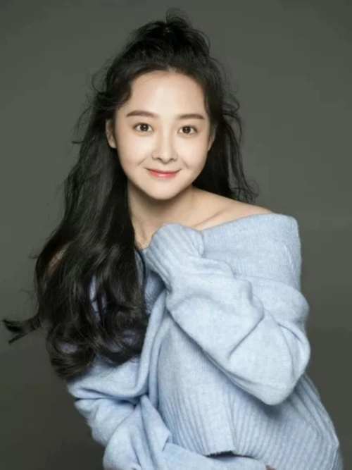 原创杨丽晓在少年包青天3中饰演小狸如今逆袭美得不可方物