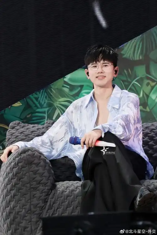 张杰超话#张杰未live开往1982巡回演唱会#  用照片记录心动瞬间  每一