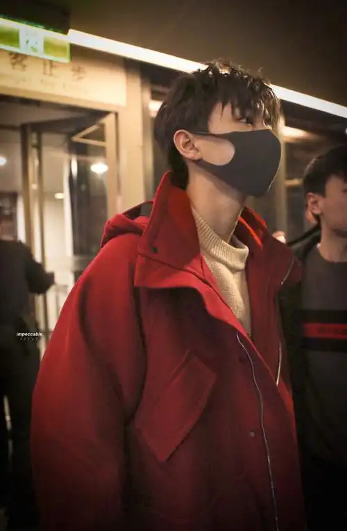 [挂灯笼]#发动结界让王俊凯好好睡觉#烟花向星辰,所愿皆成真,年年岁岁