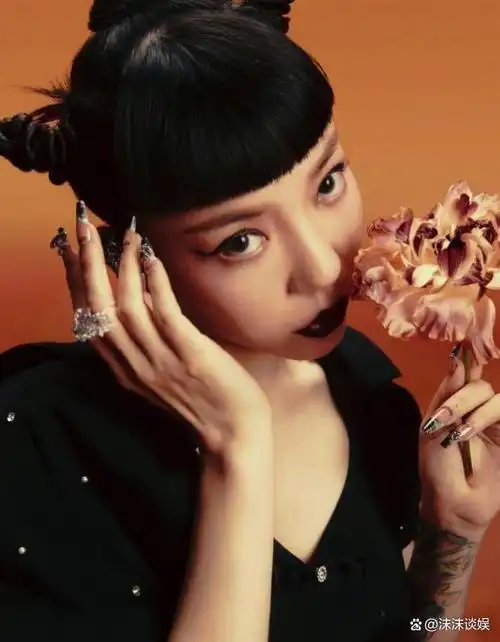 自大嚣张的歌手吴莫愁,最终为她那独特又张扬的个性付出了代价