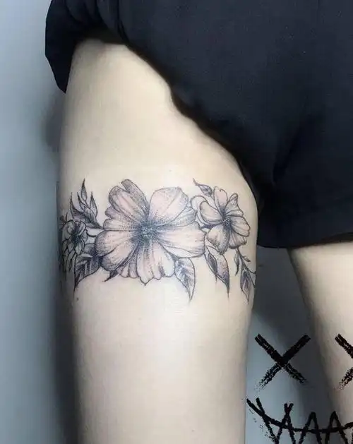 素花腿环纹身图片_腿部点刺素花腿环纹身图案