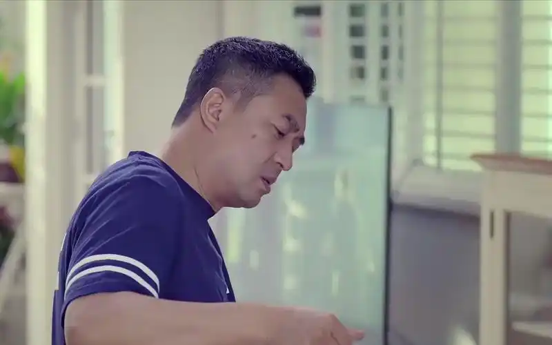 我的体育老师:马克打电话给前妻,谁知人家立马就挂了