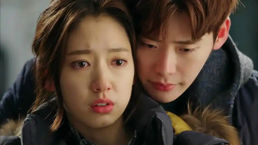 匹诺曹:任朴信惠发脾气的李钟硕,在背后轻轻地抱了上去,太温柔