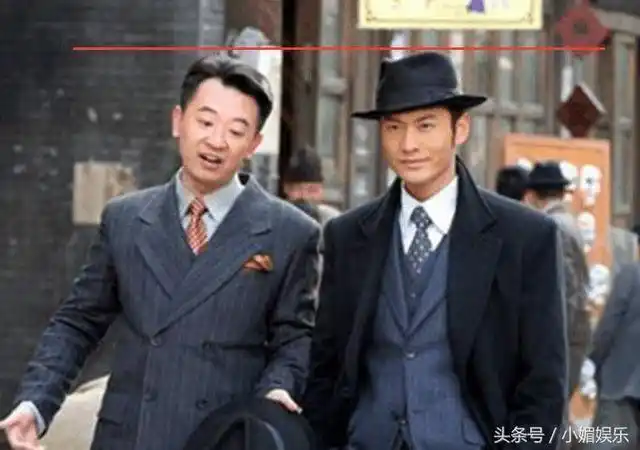 猜不到黄晓明真实身高的原因是这,图片对比可看出他真正身高