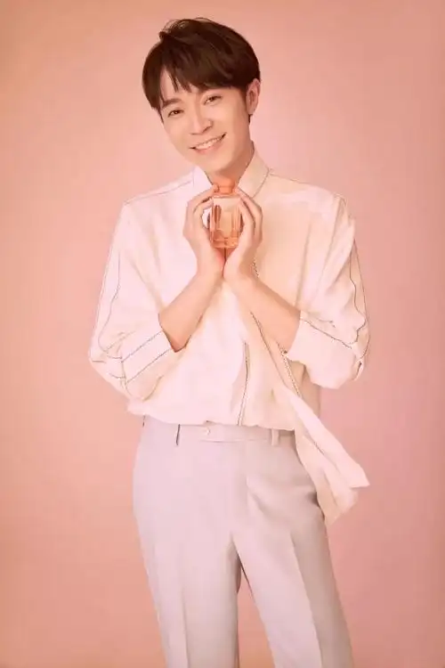 《歌颂者》唱过千遍,吴青峰始终少年