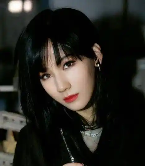 高考成绩出炉了,张真源的成绩受到表扬.