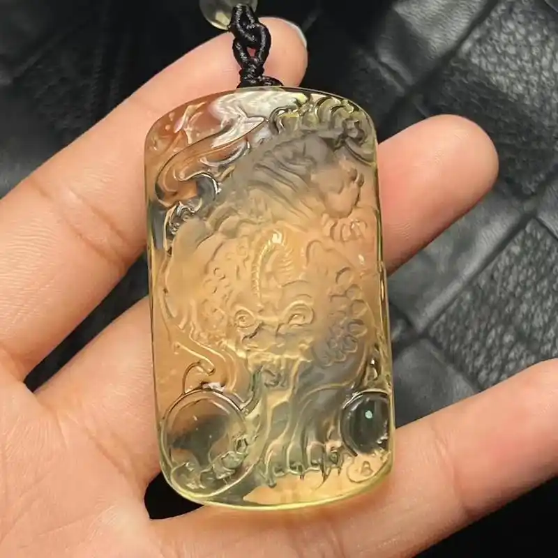 黄水晶招财辟邪貔貅吊坠.