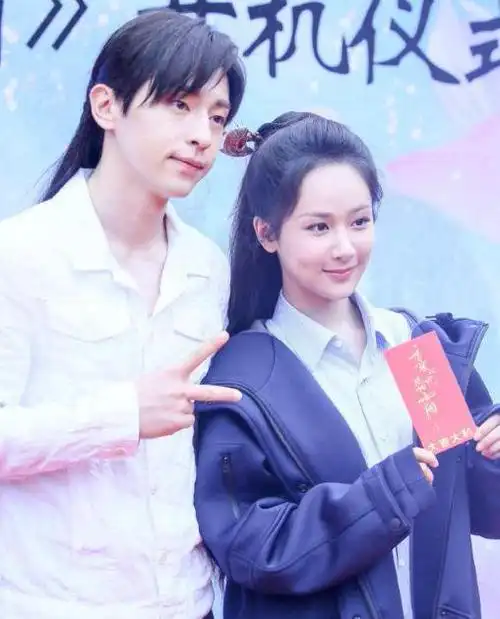 事实证明,邓伦近照曝光还想复出的试探,撕开了娱乐圈的遮羞布|杨紫