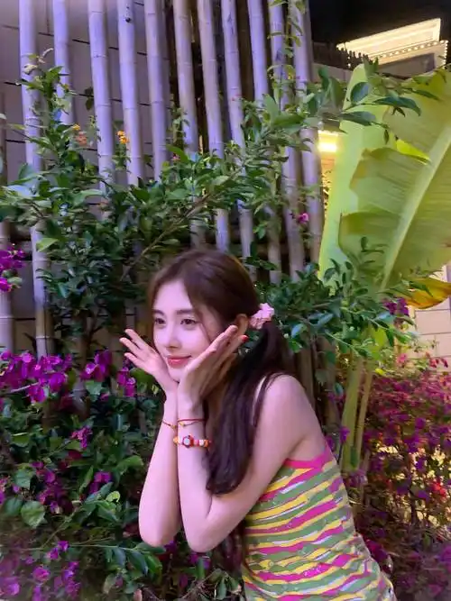 阳春三月,鞠婧祎海边写真,美美哒!_作为一个_网友_魅力