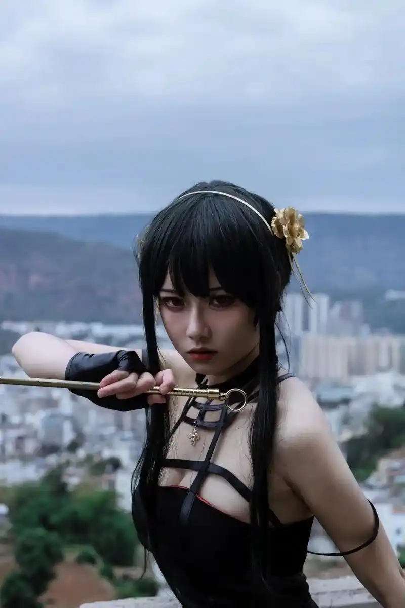 #荆棘公主变装挑战 #间谍过家家#cos#荆棘公主 #约尔福 - 抖音