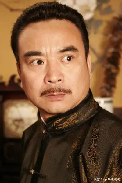 老戏骨仍活跃于荧幕,曾独自带着女儿生活.现如今家庭幸福美满