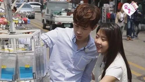 韩国mbc tv方面透露,男团super junior-m成员henry和金艺媛将在本月内