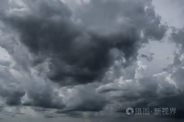 下雨前云层变成了深灰色.抽象戏剧性背景