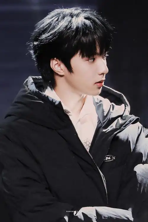 有没有刘耀文的绝美图片. - 知乎