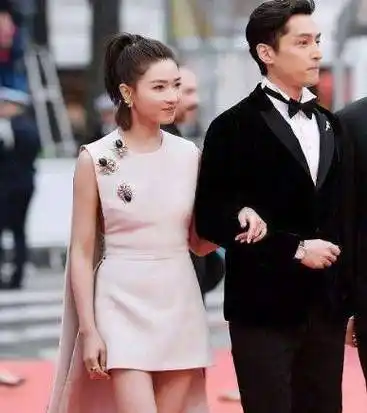 女儿都两岁了,还不知道老公是谁?其实万茜早就开始晒老公了_什么_时候