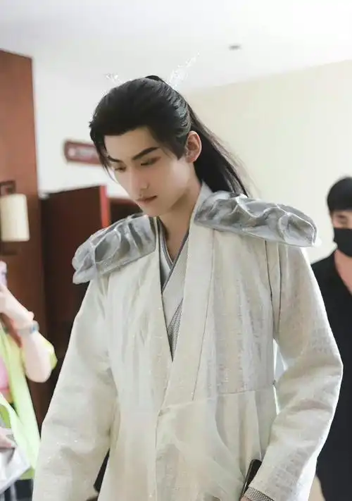 周柯宇的古装造型是什么水平,如果出演古偶有"红"的潜质吗?