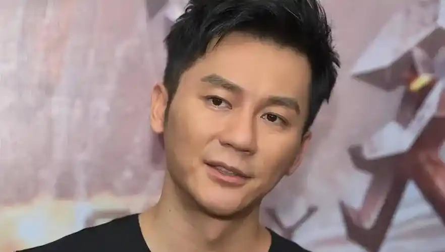 44岁的李晨终于为自己的"风流"付出了代价!_表演_事业_观众