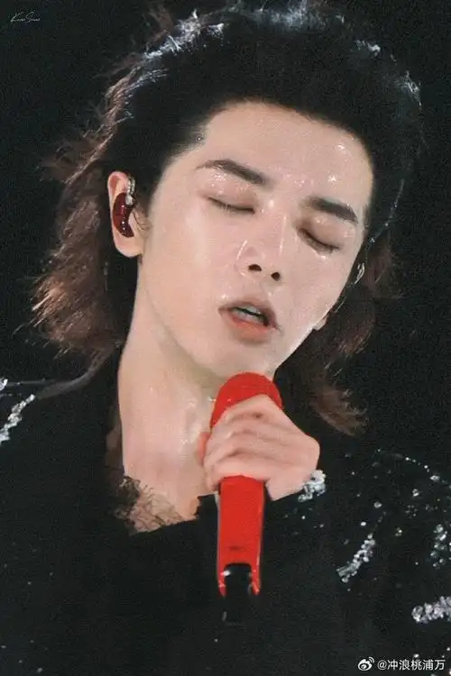 华晨宇唱功不是虚的##华晨宇在长沙热出水光肌