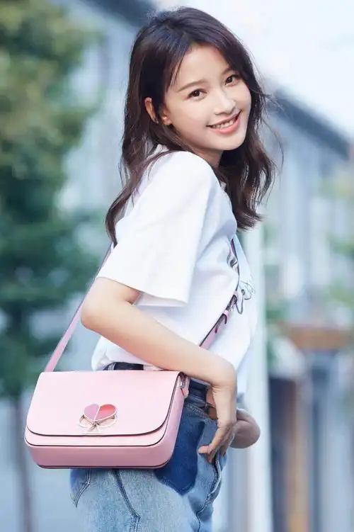 katespadenewyork胶囊系列孙怡戚薇马思纯都争