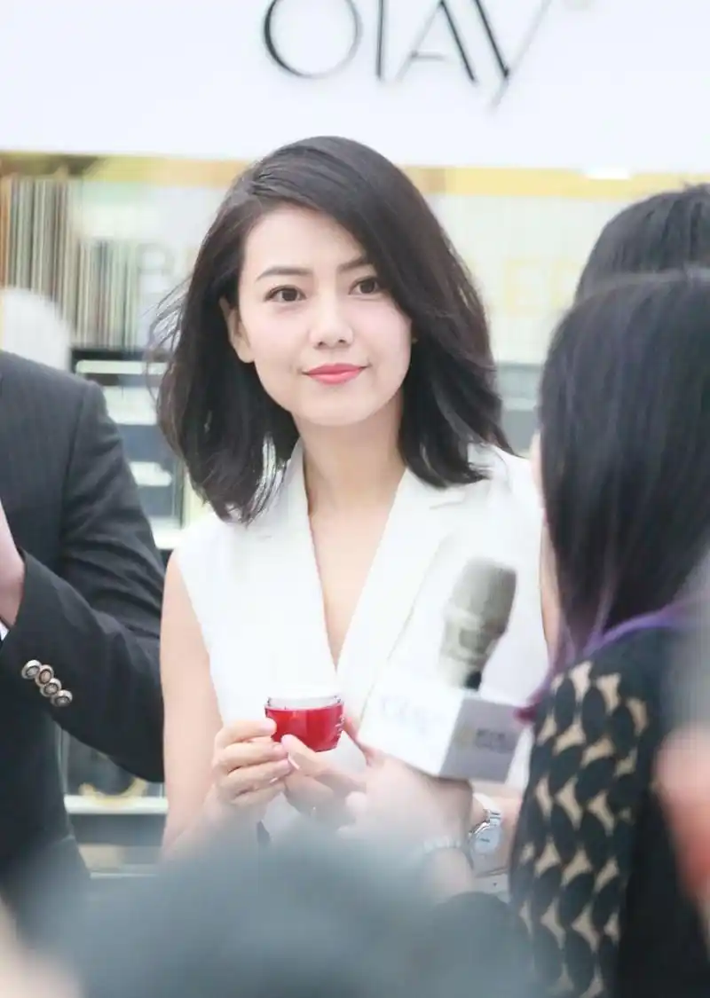 今天,我要和大家一起来揭开高圆圆的星座之谜.