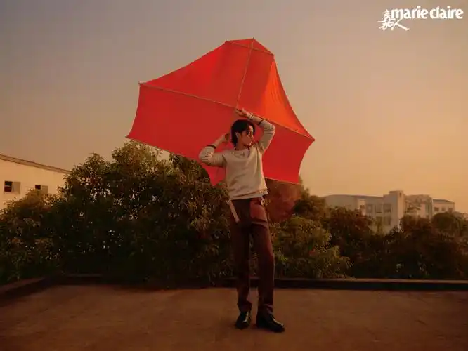 肖战嘉人开年刊封面##肖战晒图了##封面大赏