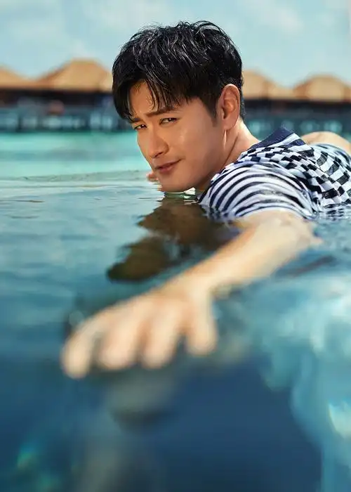 王雨深情目光尽显成熟魅力王雨微笑狙击王雨青春范儿