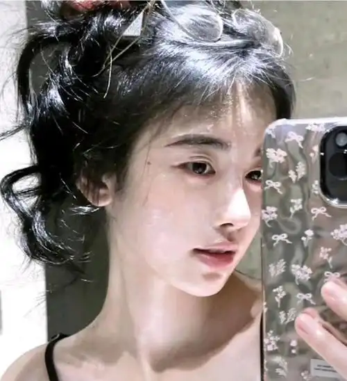 鞠婧祎用素颜照证明了自己没有整容,网友直呼:小鞠天生丽质