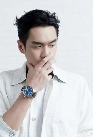 张若昀狼奔头发型酷帅写真图片56