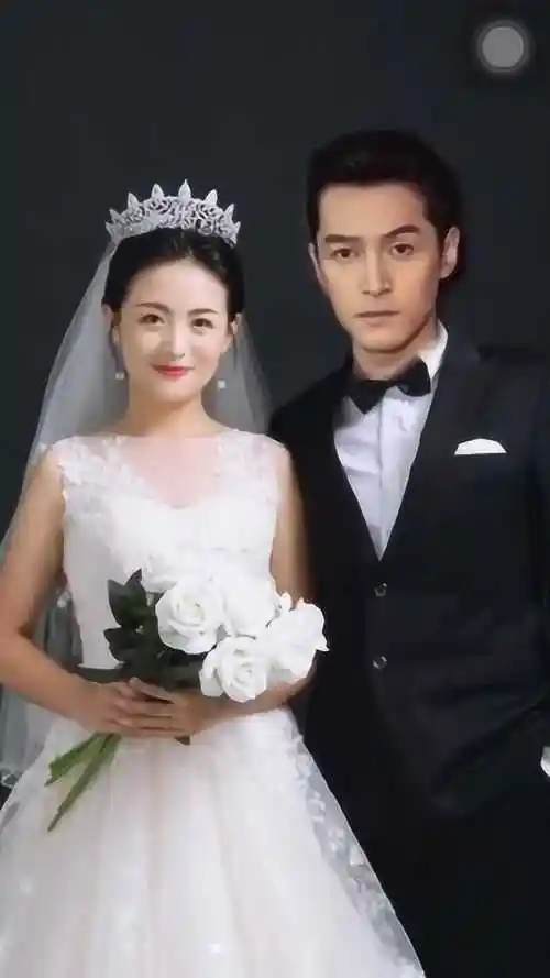 胡歌结婚了谢谢男粉们的祝福!谢谢大家!