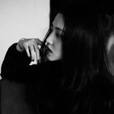 黑白御姐女生头像 成熟御姐专用黑白头像