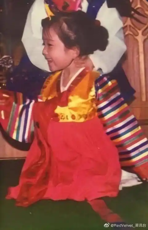 instiz热帖:修复成高清的irene的童年照