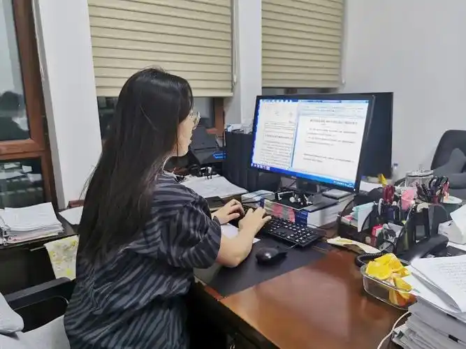 星光不负赶路人,额尔古纳法院人加班冲刺进行时!