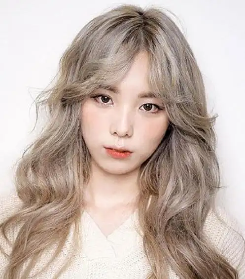 为什么白发不建议染,亚麻色适合什么肤色的人