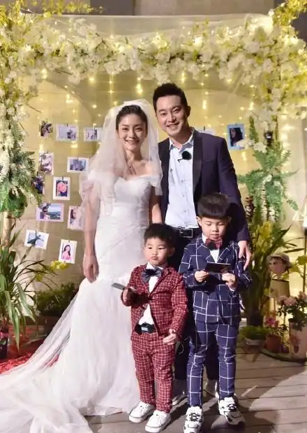 沙溢胡可又结了一次婚真的太羡慕这家子了