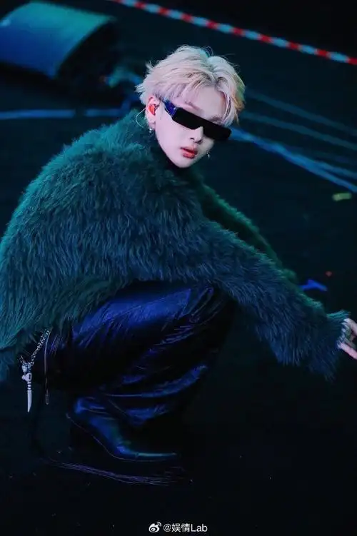 周震南音乐节#丨#周震南金发造型#@vvvvvv周震南即