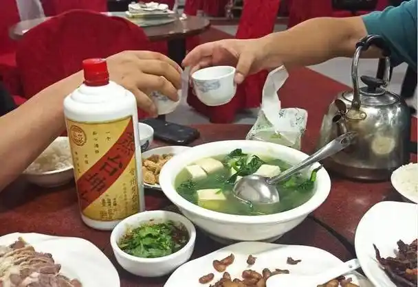 现在白酒越来越多,种类也是越来越多,那就是会出现一种良莠不齐的状况