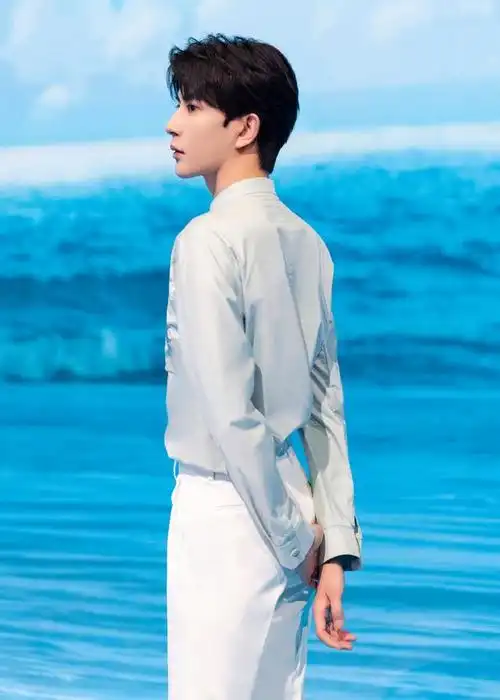 于朦胧,于朦胧个人资料(8.21美图:迪丽热巴)_犇涌向乾