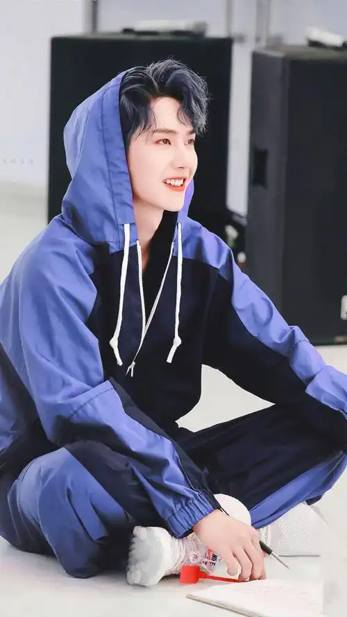 王一博创造101手机锁屏壁纸