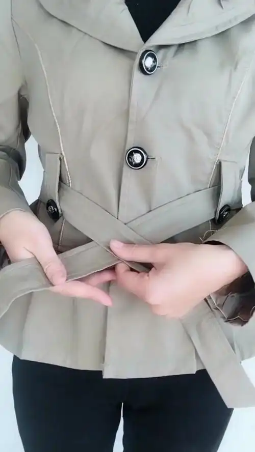 最爱之城#衣服的带子打结方法!-度小视