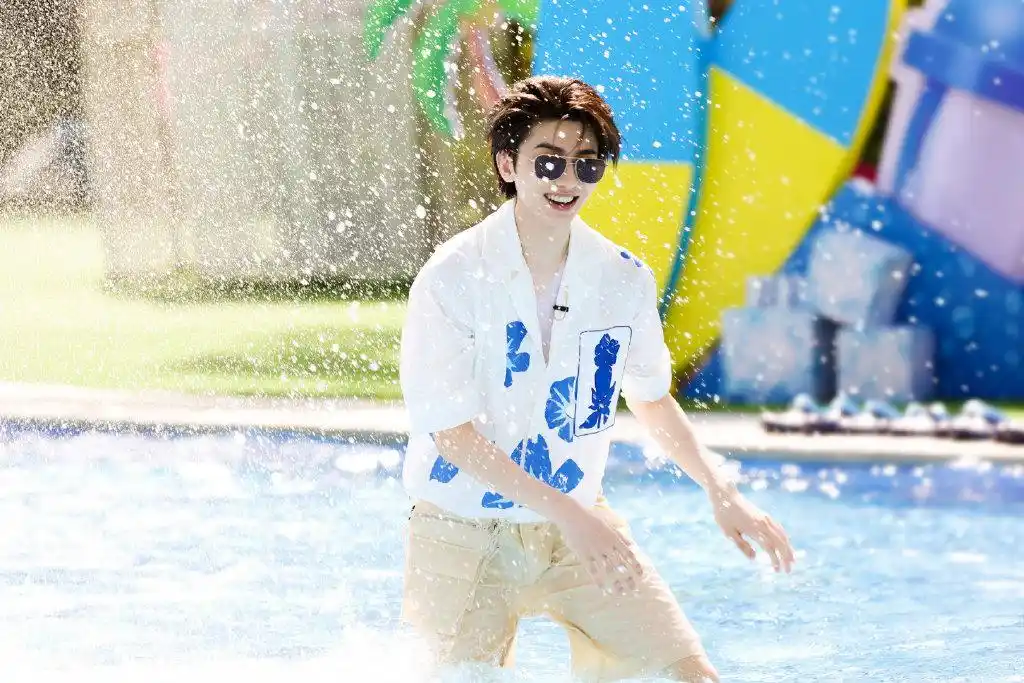 消息蔡徐坤奔跑吧第11期正片播出为你直击bking大型社死现场