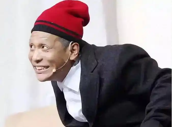 宋小宝:和前妻霍晓红离婚,再婚娶了粉丝王雪,如今成人生赢家_二人转